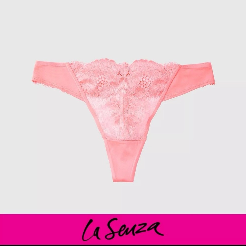 🎀 2/$20 or $3 for $25 La Senza Pink Lace Panty